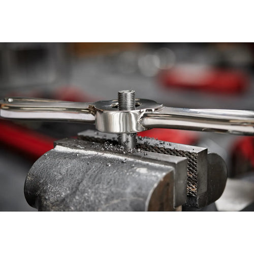 Milwaukee Hex-LOK™ 2-in-1 Tap and Die Threading Handle